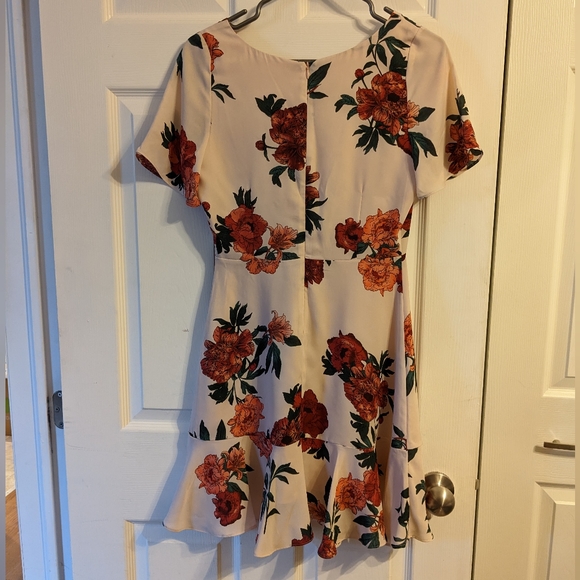 BB Dakota Floral Flowy Dress, Size 0 - Picture 3 of 5